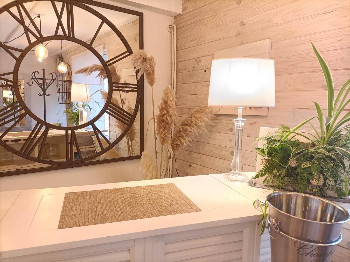 Gite 3 Etoiles Avec Spa, 2 Chambres Le Logis De Pearl Salles-sur-Mer Exteriör bild