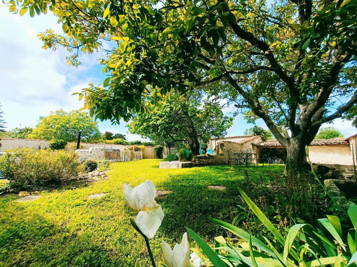 Gite 3 Etoiles Avec Spa, 2 Chambres Le Logis De Pearl Salles-sur-Mer Exteriör bild